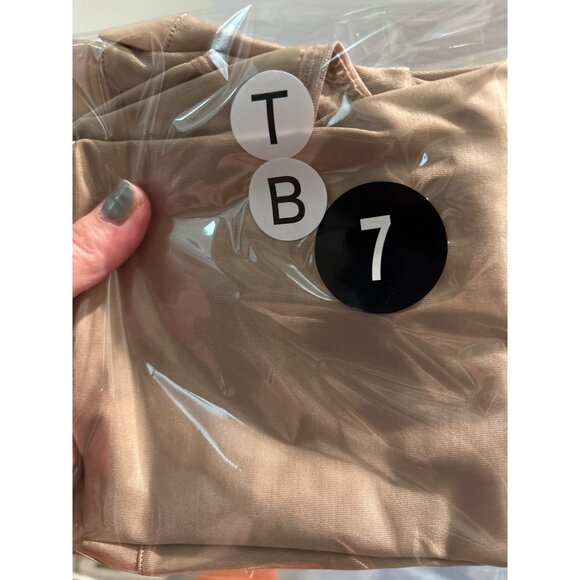 Spanx Simplicity Shapewear Tank Nude Beige Medium Adjustable Straps Nylon Blend - Picture 10 of 12